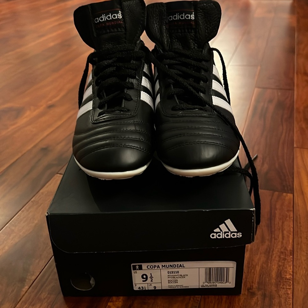 New in box Men’s Adidas Copa Mundial Cleats, Never Worn